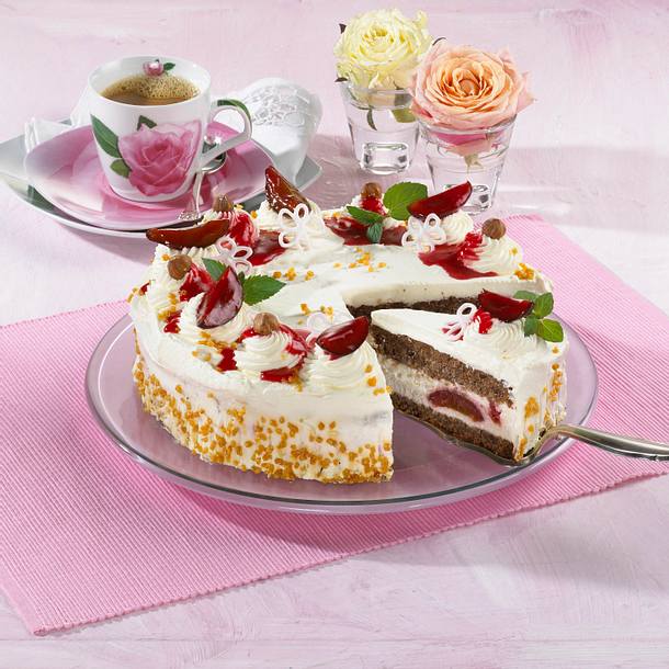 Haselnuss-Pflaumentorte Rezept Haselnuss-Pflaumentorte Rezept