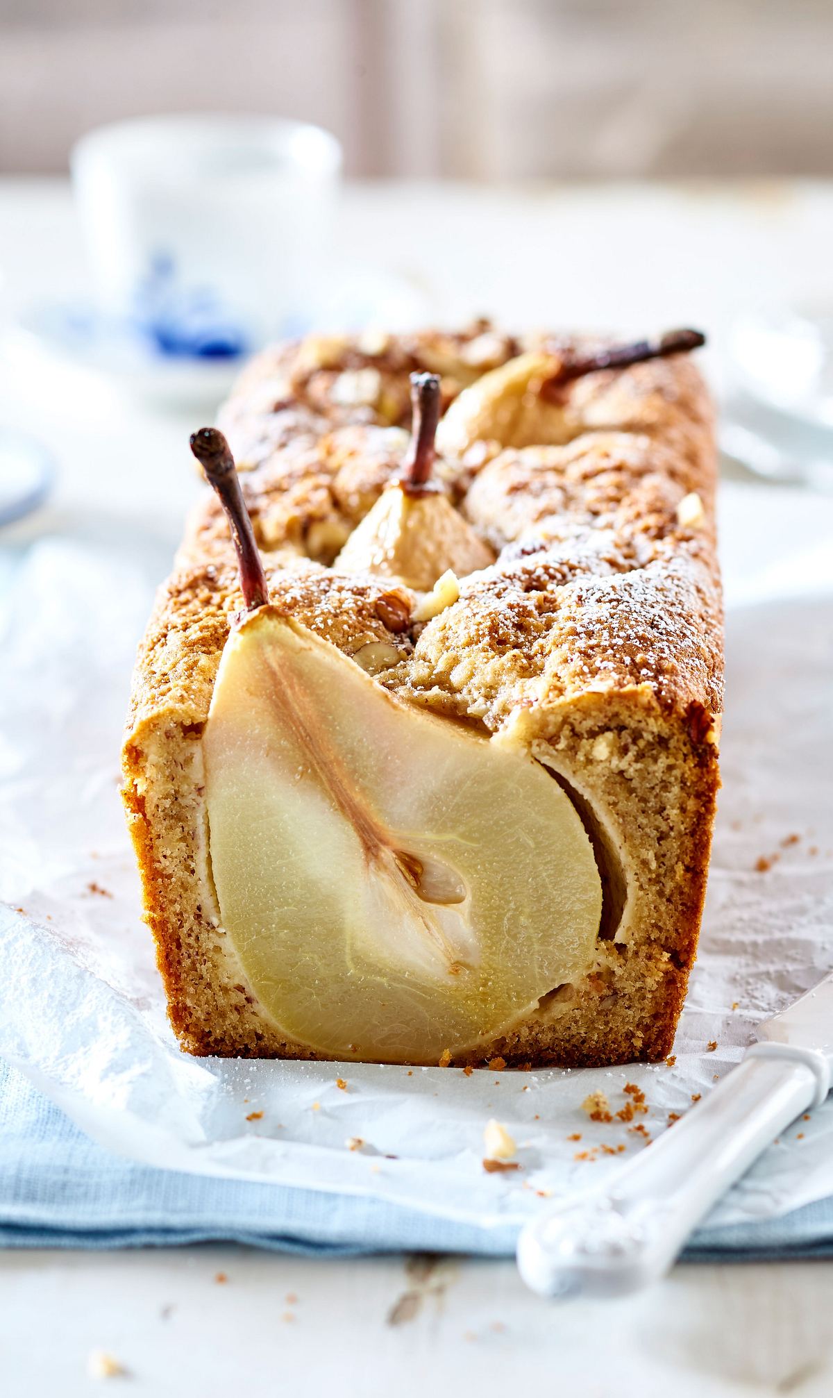 Haselnusskuchen mit Birnen-Kern Rezept