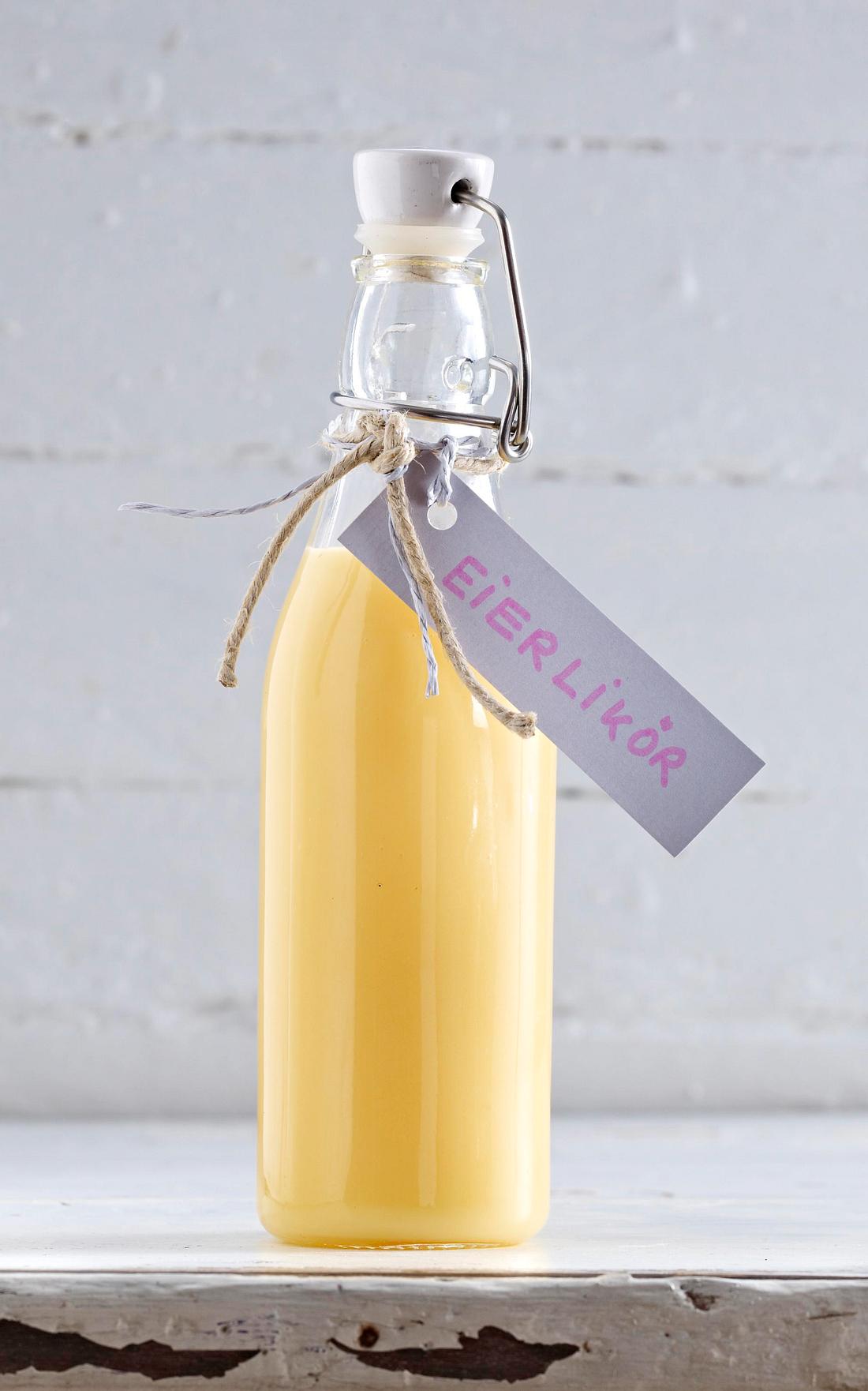 Hausgemachter Eierlikör Rezept | LECKER