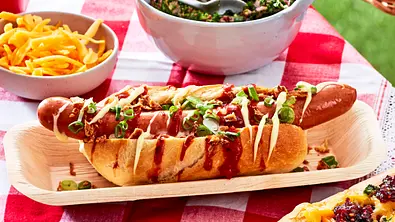 Hawaii-Hotdog Rezept - Foto: LECKER @ Bauer Media Group