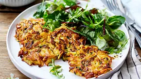 Zucchini-Rösti Rezept - Foto: LECKER @ Bauer Media Group Zucchini-Rösti Rezept - Foto: LECKER @ Bauer Media Group