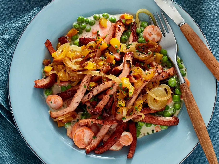 RahmgemüseRahmgemüse mit Leberkäse und Erbsen mit Leberkäse