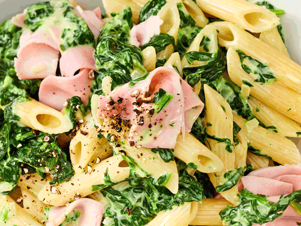 Spinat-Nudeln mit gekochtem Schinken Rezept