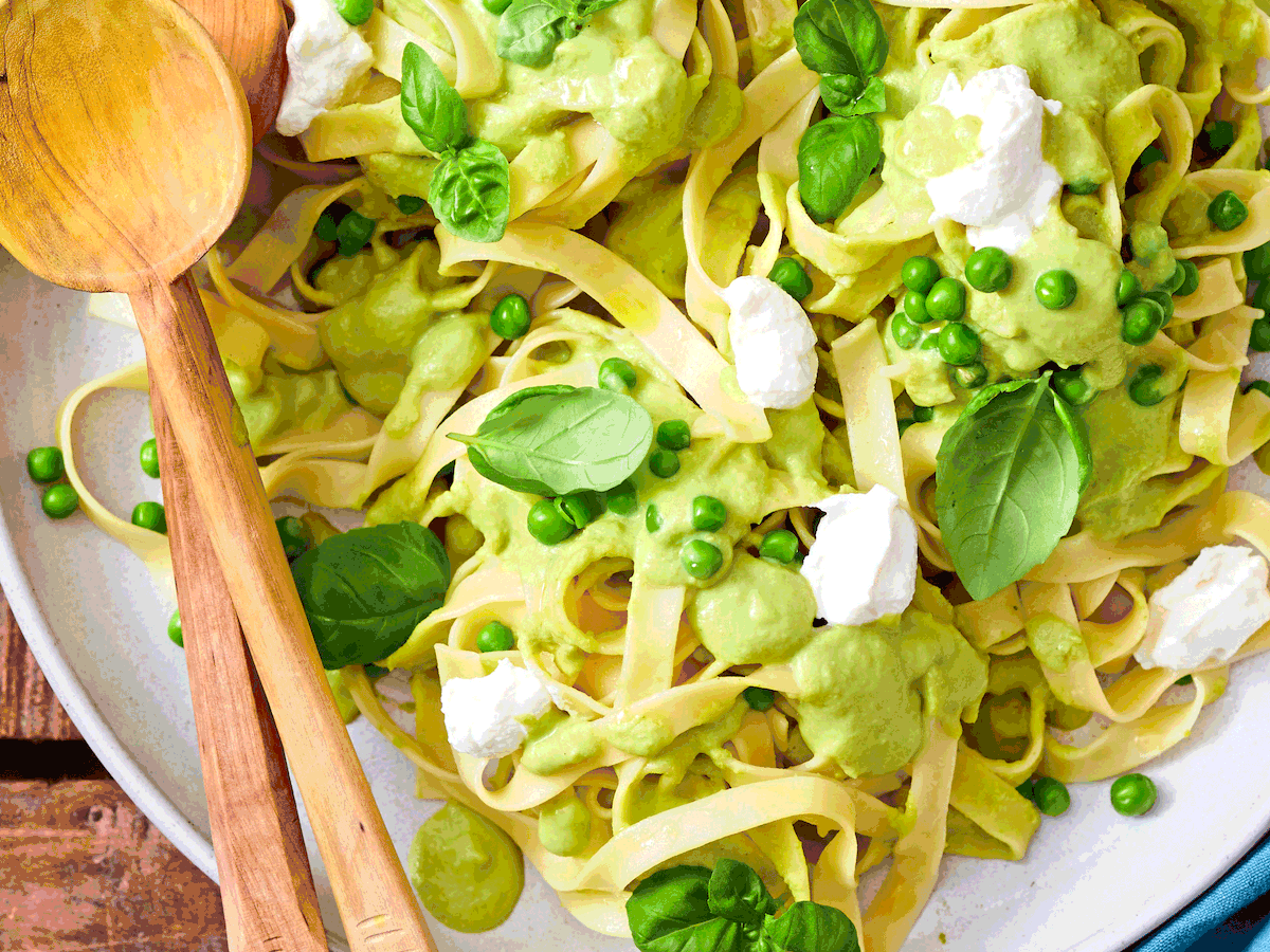 Tagliatelle mit Erbsen-Basilikum-Soße Rezept