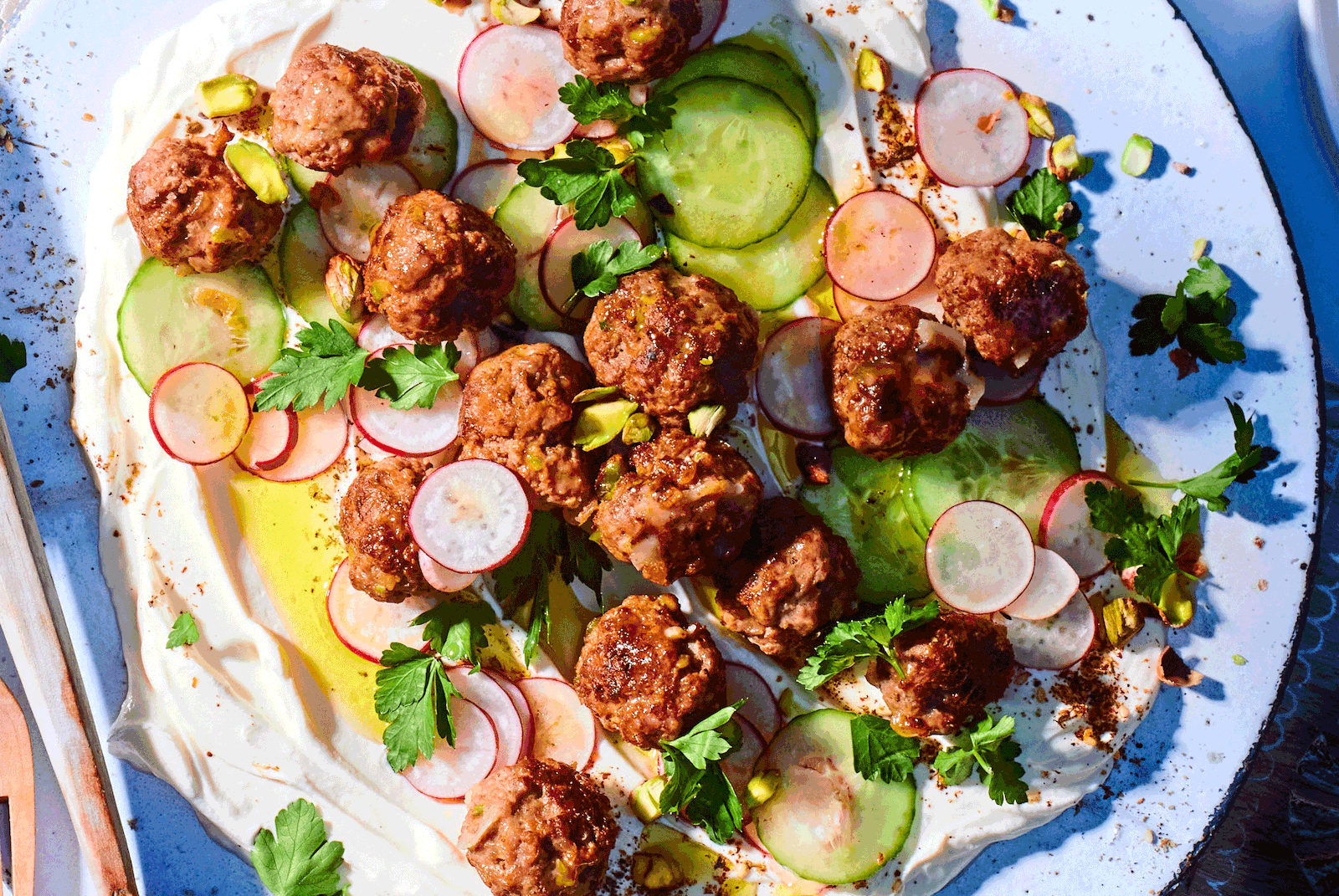 Lammhackbällchen auf Labneh Rezept | LECKER Lammhackbällchen auf Labneh Rezept | LECKER