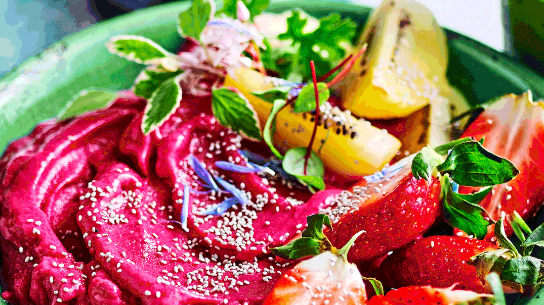 Knallig pink: Nicecream Bowl Rezept - Foto: Are Media Syndication Knallig pink: Nicecream Bowl Rezept - Foto: Are Media Syndication