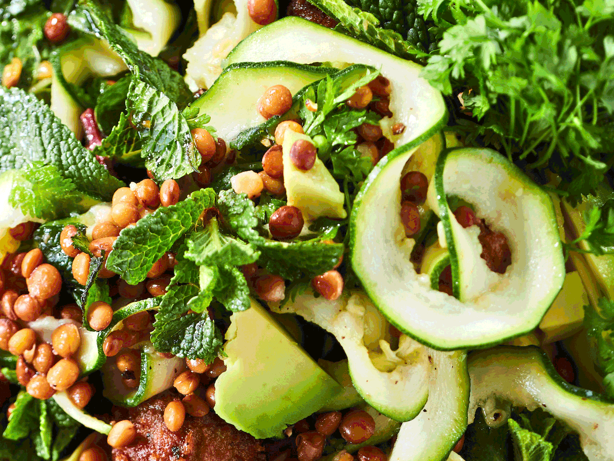 Kräuter-Salat mit Hackbällchen Rezept