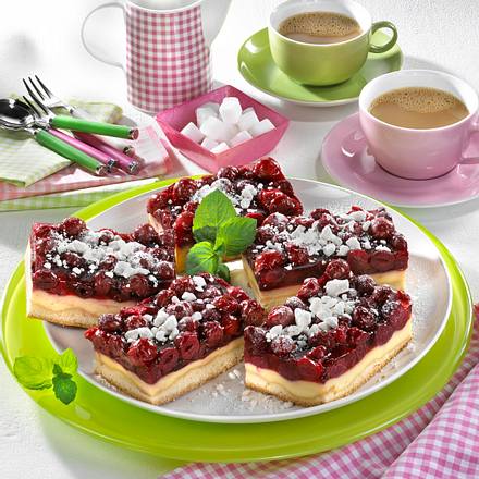Hefe-Kirschkuchen mit Guss Rezept