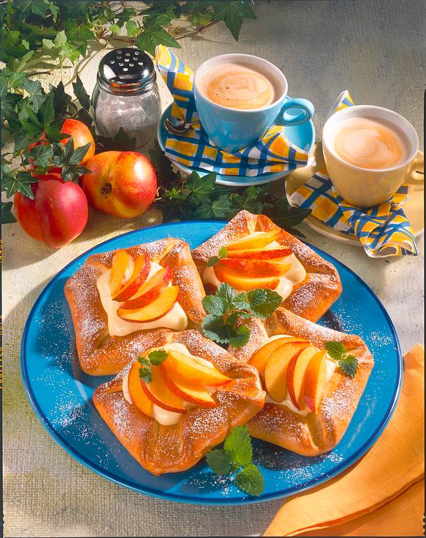 Hefe-Mürbteig-Kopenhagener mit Vanillecreme Rezept Hefe-Mürbteig-Kopenhagener mit Vanillecreme Rezept