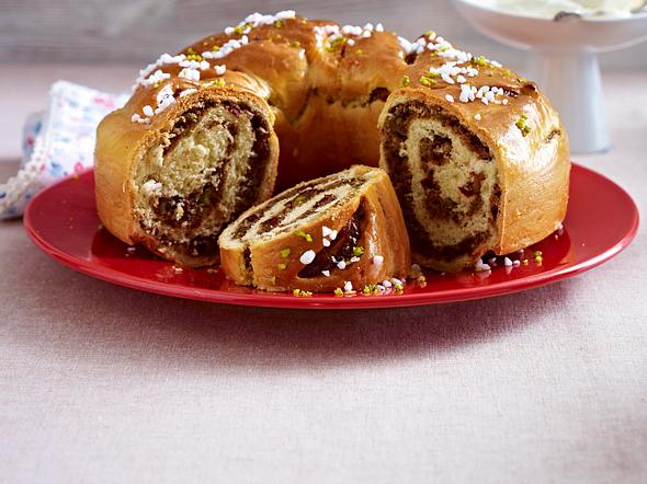 Hefekuchen - Luftig-leckeres Lieblingsgebäck | LECKER