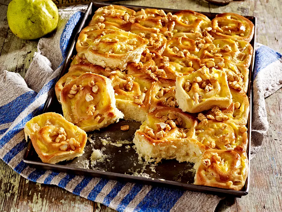 Hefe-Pudding-Schnecken vom Blech Rezept Hefe-Pudding-Schnecken vom Blech Rezept