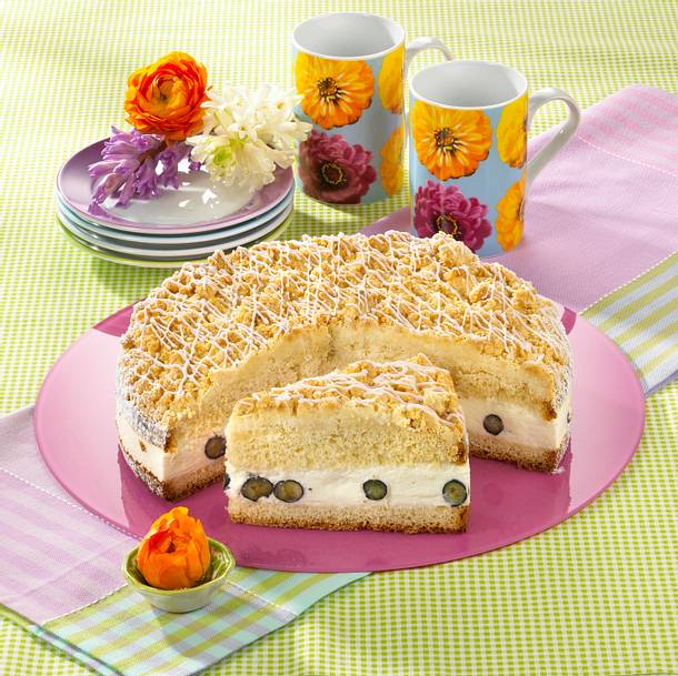 Hefe-Streuselkuchen mit Heidelbeersahne Rezept Hefe-Streuselkuchen mit Heidelbeersahne Rezept