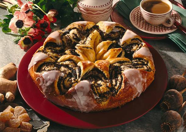 Hefekranz mit Ingwer-Mohnfüllung Rezept