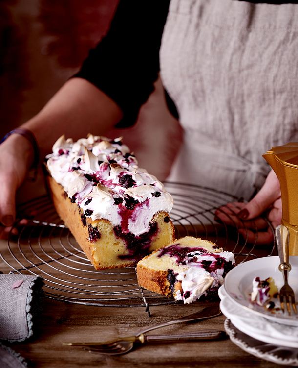 Heidelbeer-Baiser-Kastenkuchen Rezept | LECKER