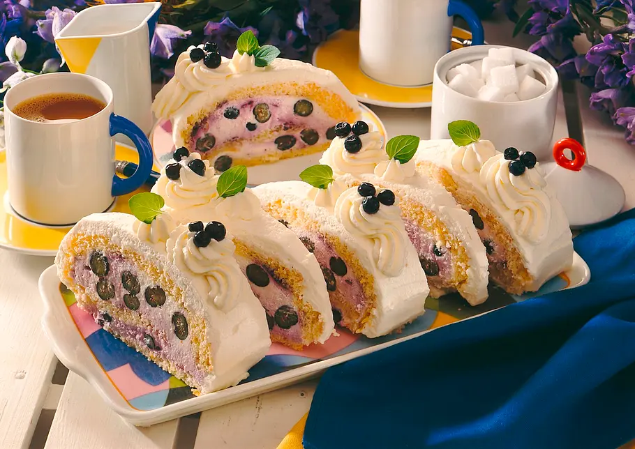 Heidelbeer-Biskuitrolle Rezept