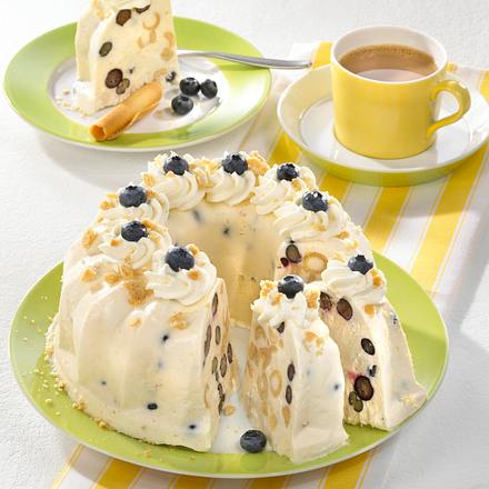 Heidelbeer-Buttermilch-Eistorte Rezept