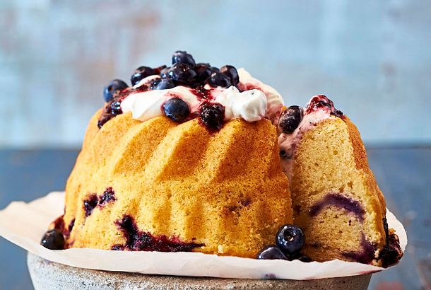 Heidelbeer-Gugelhupf Rezept | LECKER