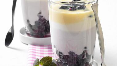 Heidelbeer-Joghurt-Becher Rezept - Foto: House of Food / Bauer Food Experts KG