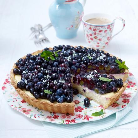 Heidelbeer-Käse-Tarte mit Minzzucker Rezept Heidelbeer-Käse-Tarte mit Minzzucker Rezept