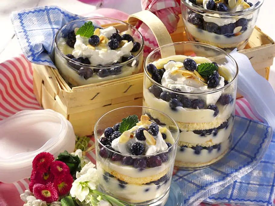 Heidelbeer-Kuchen im Glas Rezept Heidelbeer-Kuchen im Glas Rezept
