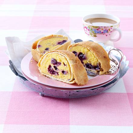 Heidelbeer-Polenta-Strudel Rezept Heidelbeer-Polenta-Strudel Rezept
