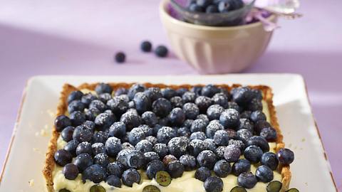 Heidelbeer-Tarte mit weißer Schokoladencreme Rezept - Foto: House of Food / Bauer Food Experts KG