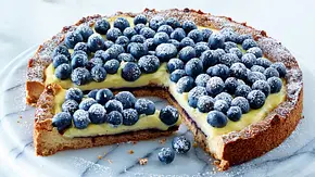 Heidelbeerkuchen mit Vanillepudding Rezept - Foto: LECKER @ Bauer Media Group