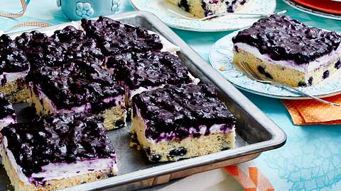 Saftiger Heidelbeerkuchen vom Blech - Foto: House of Food / Food Experts KG