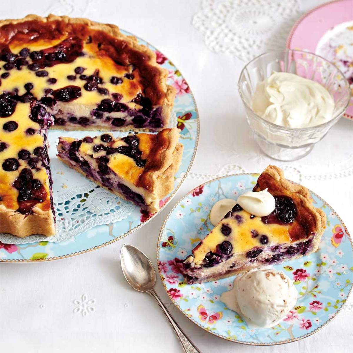 Heidelbeertarte mit Crème-fraîche-Guss Rezept