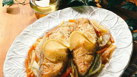 Heilbuttkoteletts auf Gemüse Rezept - Foto: Klemme