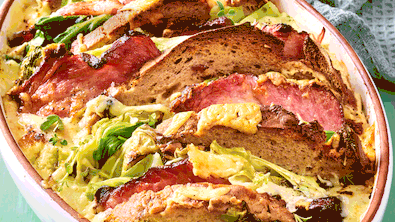 Heiß gestreifter Brot-Auflauf Rezept - Foto: LECKER @ Bauer Media Group