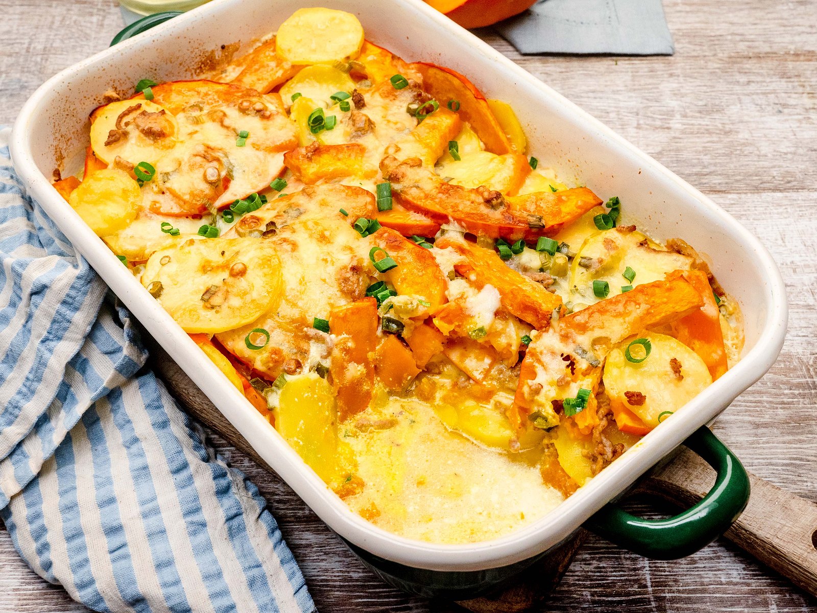 Herbst-Auflauf mit Crème-fraîche-Soße | LECKER