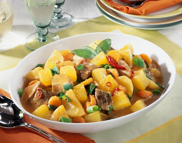 Herbstliches Kürbis-Gulasch Rezept Herbstliches Kürbis-Gulasch Rezept
