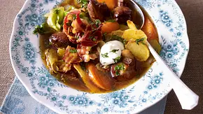 Herbstliches Weißkohl-Stew Rezept - Foto: LECKER @ Bauer Media Group Herbstliches Weißkohl-Stew Rezept - Foto: LECKER @ Bauer Media Group
