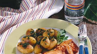 Heringsfilets in pikanter Tomatensoße Rezept - Foto: House of Food / Bauer Food Experts KG