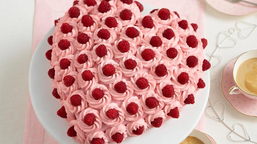 Herz-Himbeertorte Rezept - Foto: House of Food / Bauer Food Experts KG