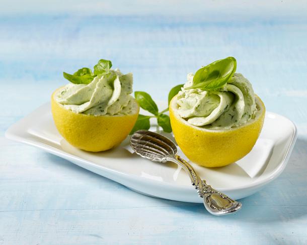 Herzhafte Basilikum-Zitronencreme Rezept Herzhafte Basilikum-Zitronencreme Rezept