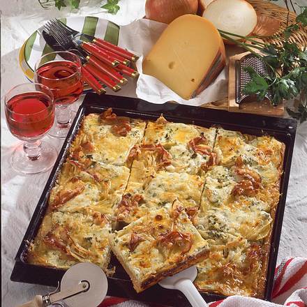 Herzhafte-Blech-Pizza Rezept Herzhafte-Blech-Pizza Rezept