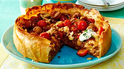 Herzhafte Hack-Cheddar-Torte Rezept - Foto: LECKER @ Bauer Media Group