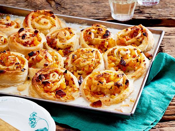 Herzhafte Kürbis-Schnecken mit Apfel Rezept