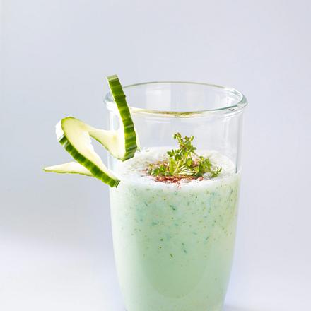 Herzhafte Milch-Shakes Kefir und Kräuter Rezept