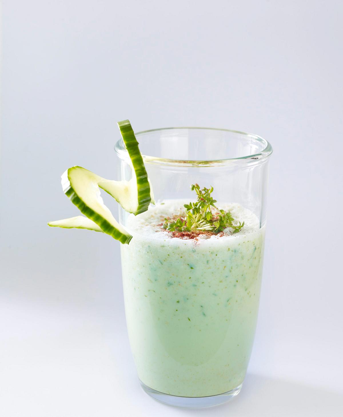 Herzhafte Milch-Shakes mit Salatgurke Rezept