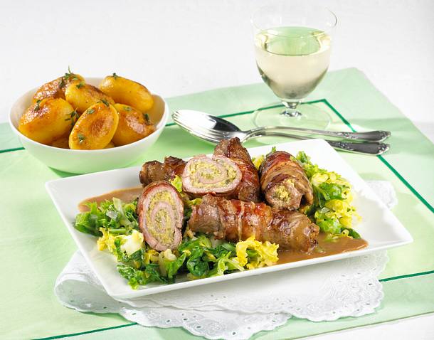 Herzhafte Roastbeef-Rouladen Rezept Herzhafte Roastbeef-Rouladen Rezept