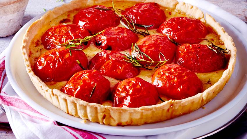 Herzhafte Tarte mit Tomaten und Comté Rezept - Foto: House of Food / Bauer Food Experts KG