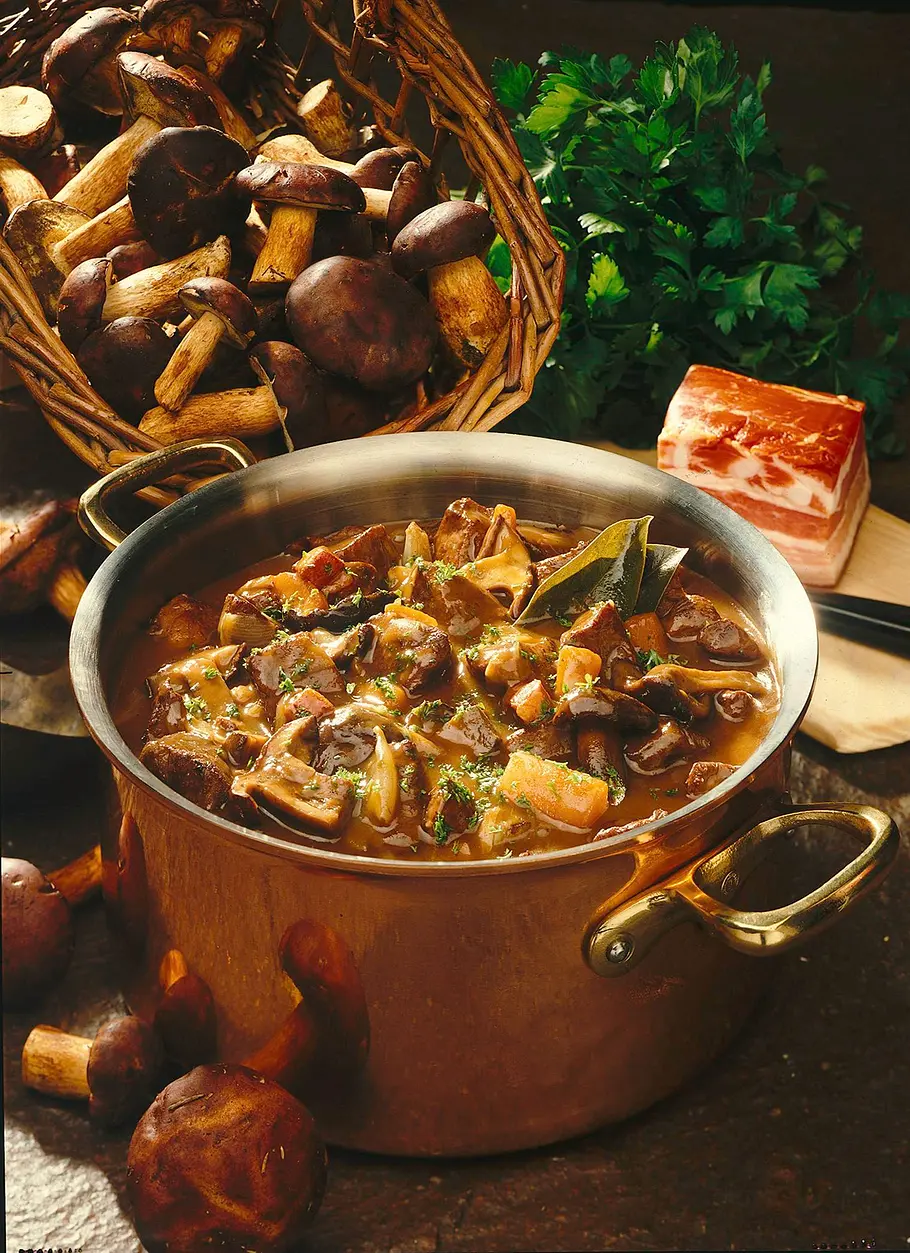 Herzhaftes Maronen-Gulasch Rezept Herzhaftes Maronen-Gulasch Rezept