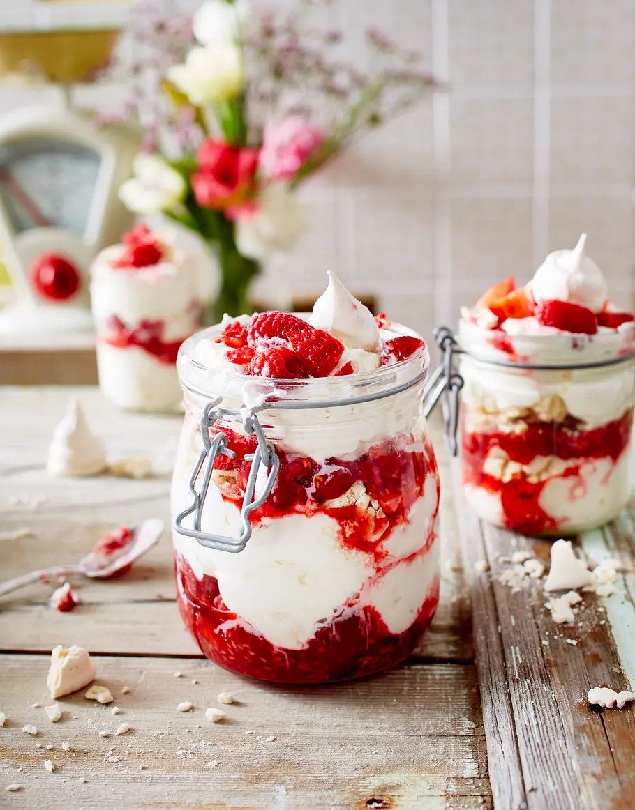 Himbeer-Baiser-Sahne-Traum (Eton Mess) Rezept Himbeer-Baiser-Sahne-Traum (Eton Mess) Rezept