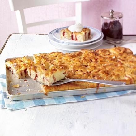 Himbeer-Bienenstich-Schnecken Rezept