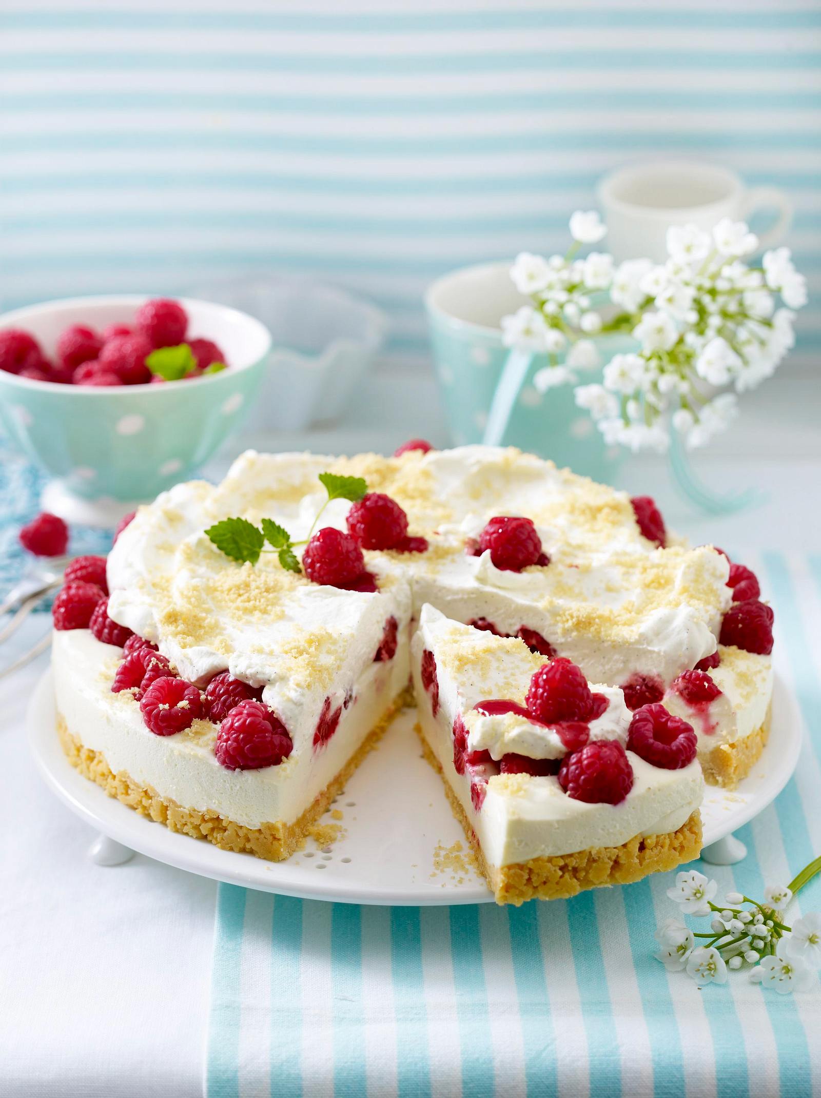 Himbeer-Frischkäsetorte mit Shortbreadboden Rezept | LECKER