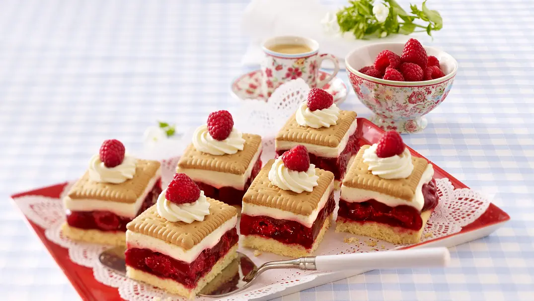 Himbeer-Keks-Kuchen Rezept - Foto: LECKER @ Bauer Media Group Himbeer-Keks-Kuchen Rezept - Foto: LECKER @ Bauer Media Group
