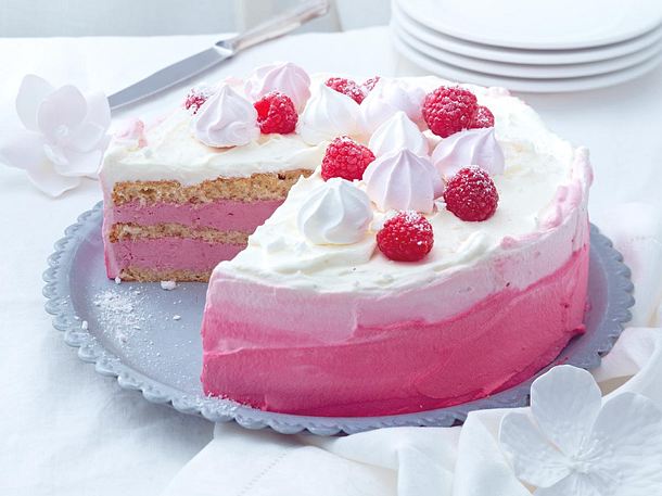 Himbeer-Mandel-Torte mit Ombre-Sahne Rezept Himbeer-Mandel-Torte mit Ombre-Sahne Rezept
